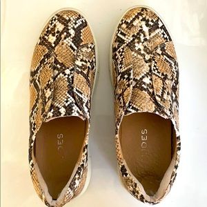 J slides slip on sneakers